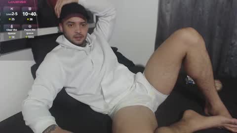 Snapshot of maxi_rogger chatting on March 5, 2:46 am maxi rogger online show from March 5, 2:46 am