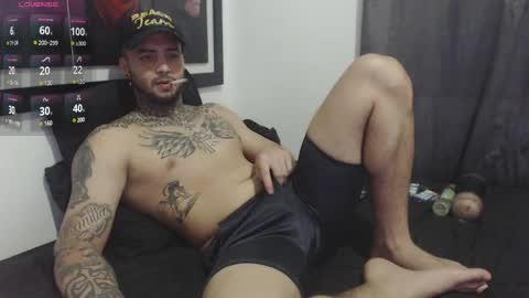 Snapshot of maxi_rogger chatting on February 26, 3:32 am maxi rogger online show from February 26, 3:32 am