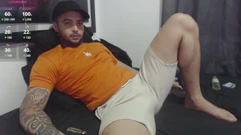 Snapshot of maxi_rogger chatting on March 12, 2:31 am maxi rogger online show from March 12, 2:31 am