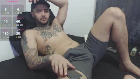 Snapshot of maxi_rogger chatting on December 29, 2:17 am maxi rogger online show from December 29, 2:17 am