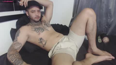 Snapshot of maxi_rogger chatting on February 18, 2:38 am maxi rogger online show from February 18, 2:38 am