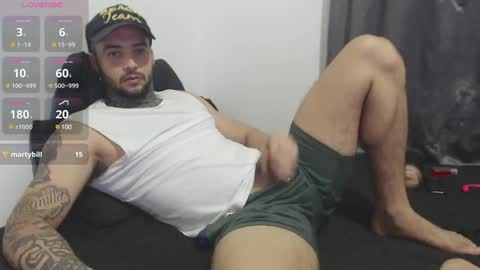 Snapshot of maxi_rogger chatting on December 17, 4:01 am maxi rogger online show from December 17, 4:01 am