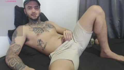 Snapshot of maxi_rogger chatting on December 13, 7:26 am maxi rogger online show from December 13, 7:26 am