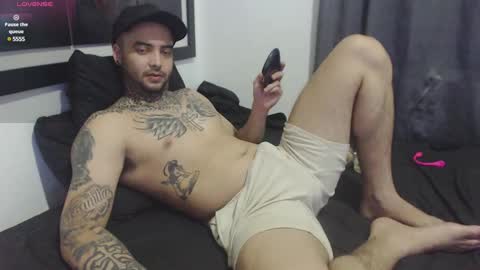 Snapshot of maxi_rogger chatting on January 18, 2:51 am maxi rogger online show from January 18, 2:51 am