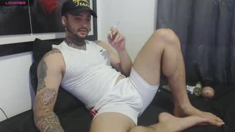 Snapshot of maxi_rogger chatting on February 21, 3:01 am maxi rogger online show from February 21, 3:01 am