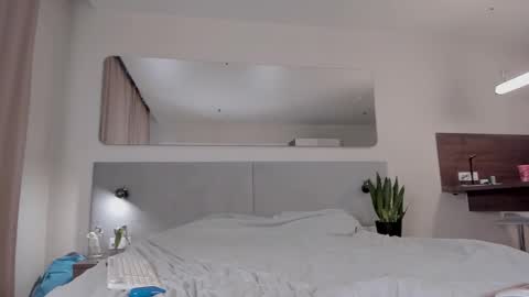 maxim burn online show from March 2, 12:58 pm