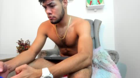 Maximiliano Herrera online show from December 2, 7:58 pm