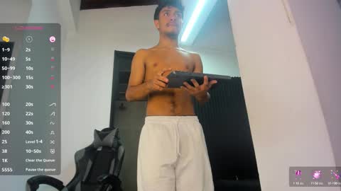 Snapshot of maximiliano_jam chatting on September 23, 3:50 am maxi online show from September 23, 3:50 am