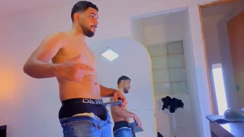 Manuel online show from November 28, 5:04 pm