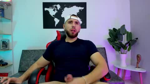 Maximo Wolf online show from November 25, 8:44 pm