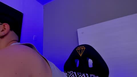 MAXIMO online show from December 24, 11:00 pm