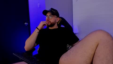 MAXIMO online show from December 17, 1:29 am