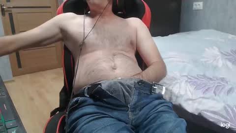 Snapshot of maximus3334 chatting on September 14, 10:34 pm maximus3334 online show from September 14, 10:34 pm