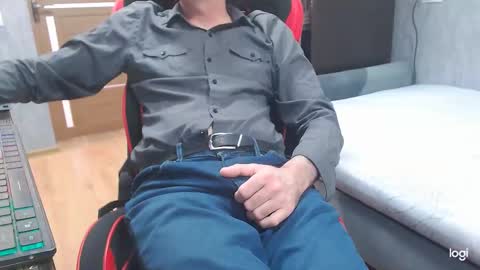 maximus3334 online show from March 30, 10:27 am