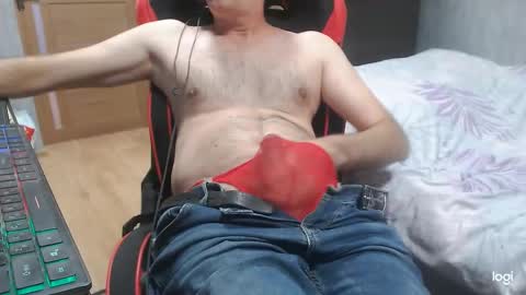 Snapshot of maximus3334 chatting on October 7, 12:09 pm maximus3334 online show from October 7, 12:09 pm