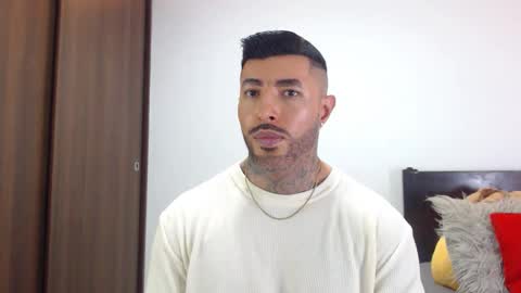 Independent Model online show from February 14, 4:18 am