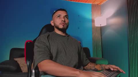 Maximus Clark online show from January 8, 3:01 am