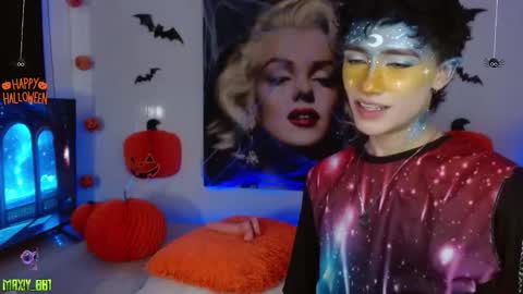 Max online show from October 6, 7:13 am