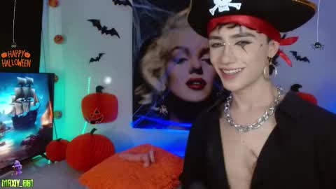 Max online show from October 18, 8:47 pm