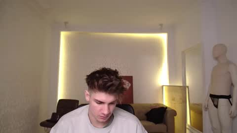 MaxKaiden online show from February 25, 5:30 am