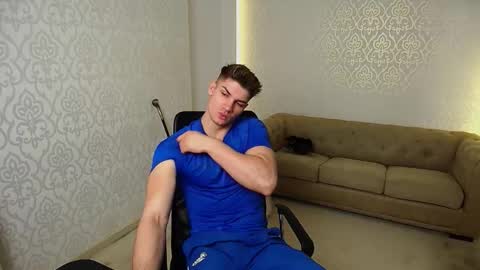 MaxKaiden online show from November 20, 6:02 am