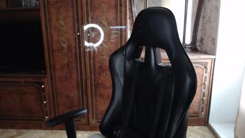 Max online show from November 5, 11:56 am