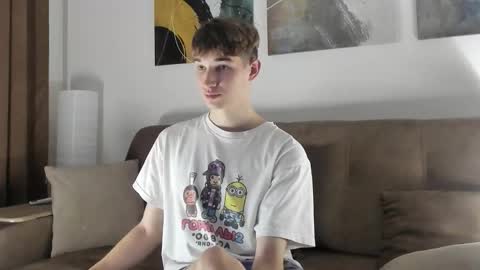 Snapshot of maxwellchik chatting on September 16, 7:47 pm maxwellchik online show from September 16, 7:47 pm