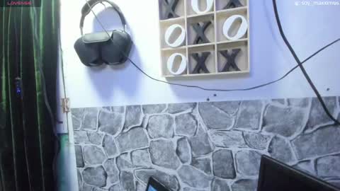 maxximus_10 online show from May 5, 5:42 am