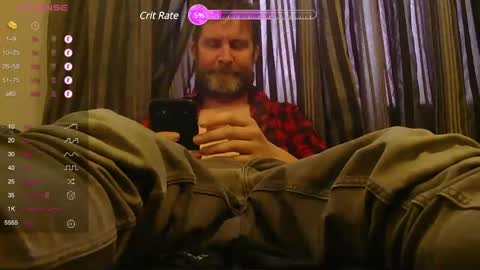 Snapshot of mayhemnz chatting on December 6, 7:01 pm MayhemNZ online show from December 6, 7:01 pm