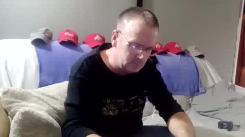 Snapshot of mcfly1973 chatting on December 28, 10:03 am mcfly1973 online show from December 28, 10:03 am