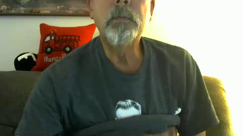 me at home online show from November 30, 2:52 pm