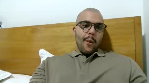 filippoae online show from January 1, 2:09 am