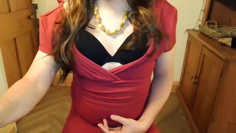 messyxdresser online show from January 10, 9:31 pm
