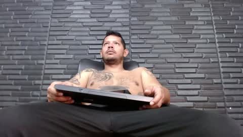 Michael Daviss online show from December 10, 1:33 pm