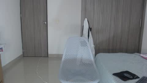 Snapshot of michael_jordanx chatting on December 21, 5:03 am Angel online show from December 21, 5:03 am