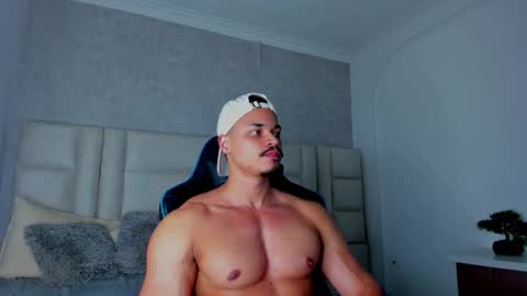 Michael online show from November 22, 6:35 am