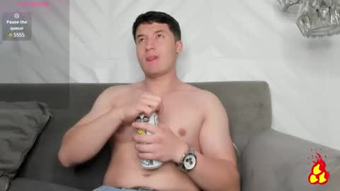 MichaelConnor  online show from December 16, 11:44 am