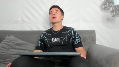 MichaelConnor  online show from December 6, 11:33 am