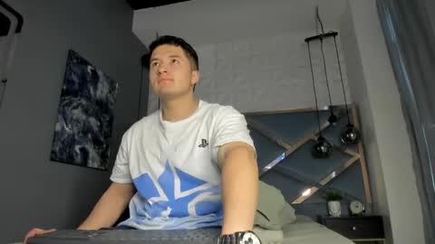 MichaelConnor  online show from January 18, 12:15 pm