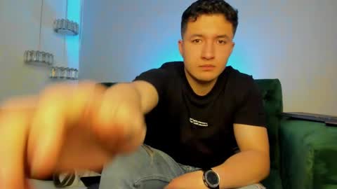 MichaelConnor  online show from February 8, 12:17 pm