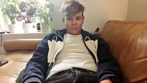 michaeltwinkboy online show from March 27, 7:59 pm