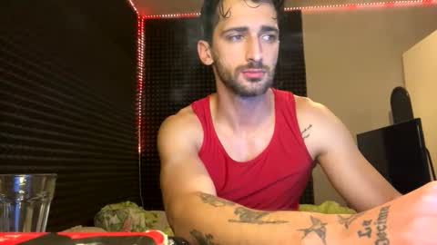 Snapshot of michelemagnetico chatting on October 25, 8:32 pm michelemagnetico online show from October 25, 8:32 pm