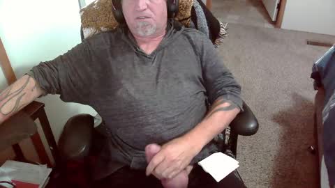 Snapshot of michigan_daddy chatting on October 25, 3:47 pm TattedInDetroit online show from October 25, 3:47 pm
