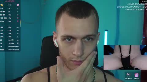 Snapshot of mickey_pict chatting on February 26, 6:15 am Mickey online show from February 26, 6:15 am