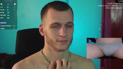 Snapshot of mickey_pict chatting on February 27, 8:39 am Mickey online show from February 27, 8:39 am