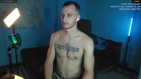 Snapshot of mickey_pict chatting on February 12, 11:51 am Mickey online show from February 12, 11:51 am