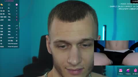 Snapshot of mickey_pict chatting on February 25, 5:30 am Mickey online show from February 25, 5:30 am