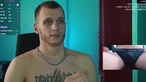 Snapshot of mickey_pict chatting on March 2, 8:16 am Mickey online show from March 2, 8:16 am