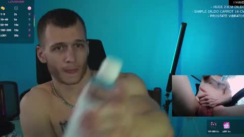 Snapshot of mickey_pict chatting on March 6, 5:03 am Mickey online show from March 6, 5:03 am