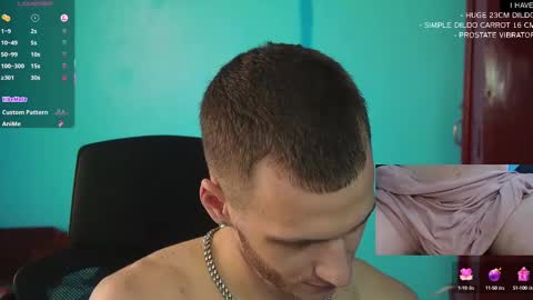 Snapshot of mickey_pict chatting on February 28, 7:48 am Mickey online show from February 28, 7:48 am